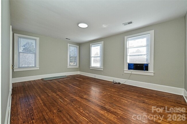 Building Photo - 134 Saluda St