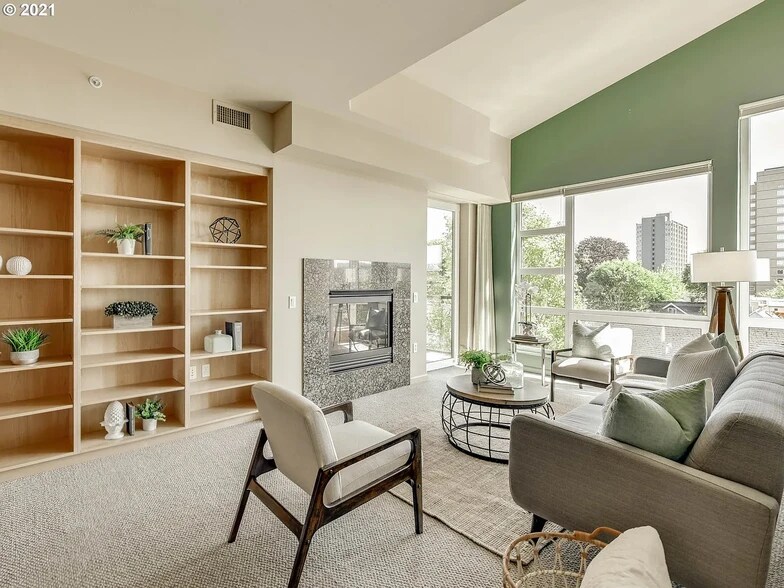 Building Photo - 1620 NE Broadway St