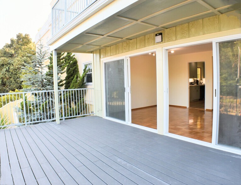 Building Photo - 286 Roosevelt Way