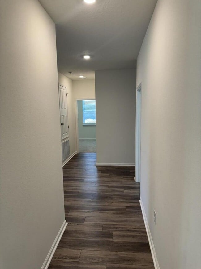 Building Photo - Charming 4 bedroom 3 bathroom in Yellow River Ranch