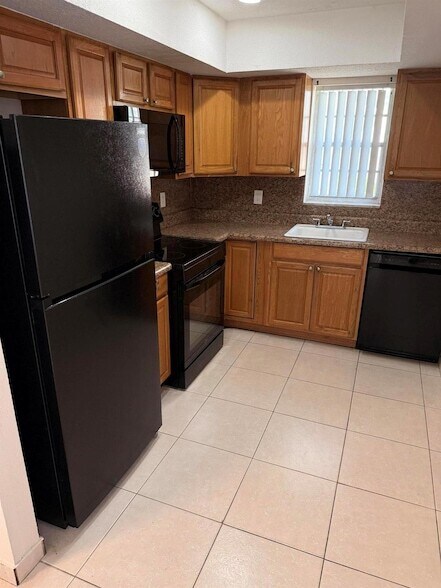 Building Photo - 3391 Helena Dr