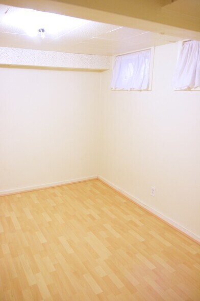 Building Photo - 2294 S 2000 E