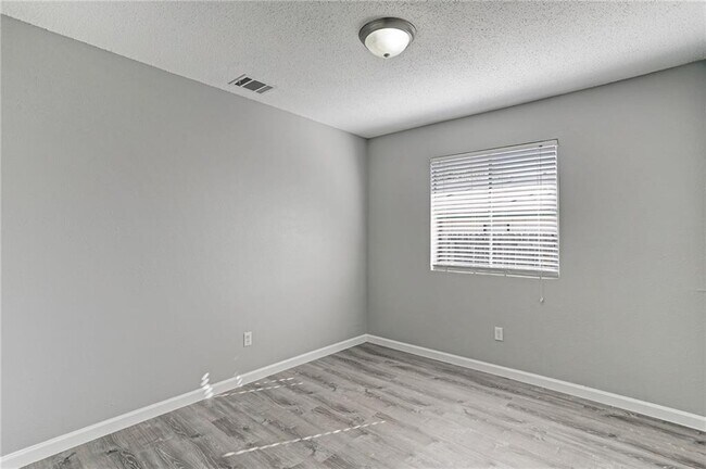 Building Photo - 1774 Cricket Hollow Dr