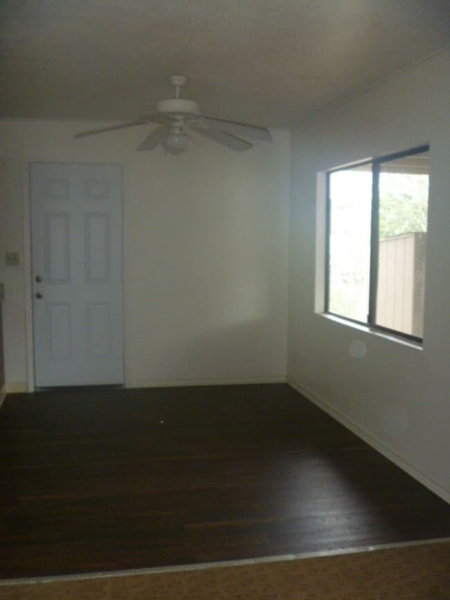 Building Photo - 3/2 $2150.00