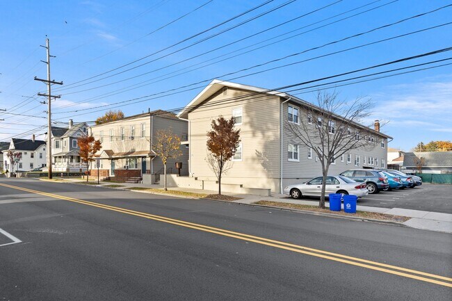 Building Photo - 479-485 Hoboken Rd