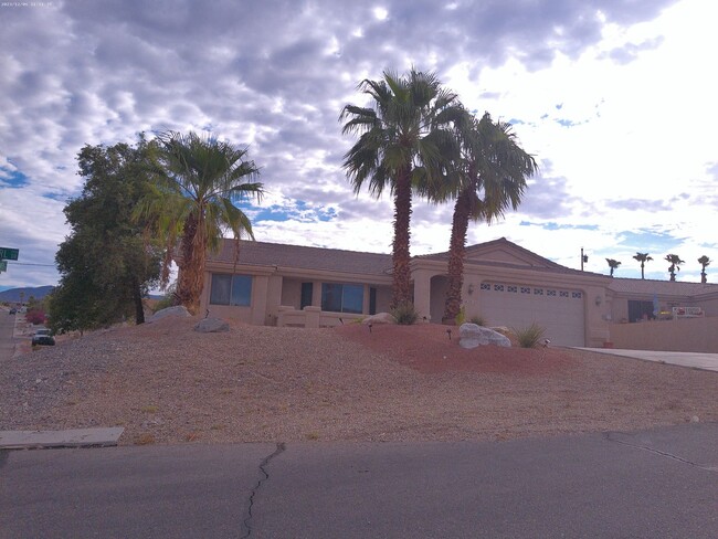 Building Photo - 2910 Swirl Dr