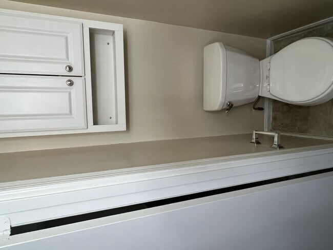 Building Photo - 937 Holborn Ct