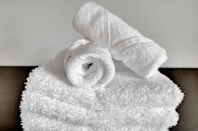 Building Photo - 8303 Palm Pkwy