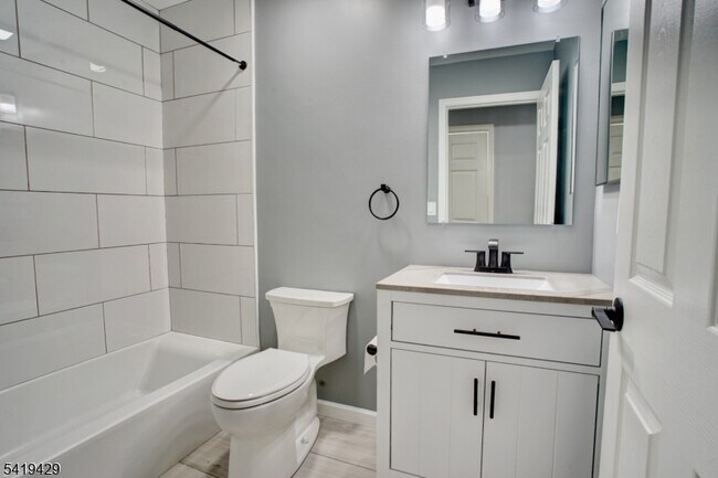 Building Photo - 15 Conover Terrace