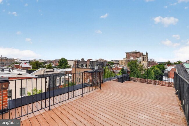 Building Photo - 1620 15th St NW