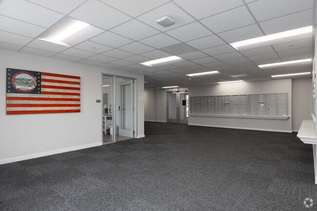 Lobby - Trolley Pointe