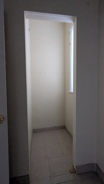 Building Photo - 2636 W Division St