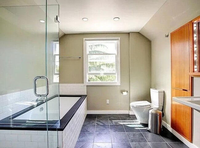 Building Photo - Traditional Home in Capitol Hill with Fenced Back Yard