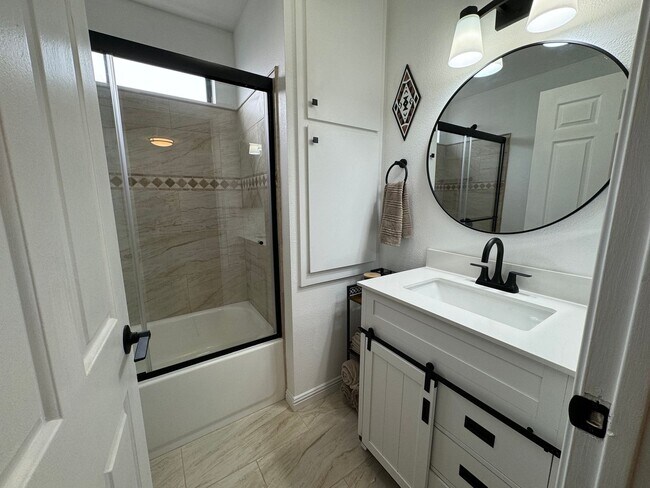 Building Photo - 2 BR Furnished Condo on the Colorado River with Utilities included