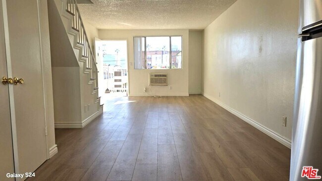 Building Photo - 140 N Berendo St