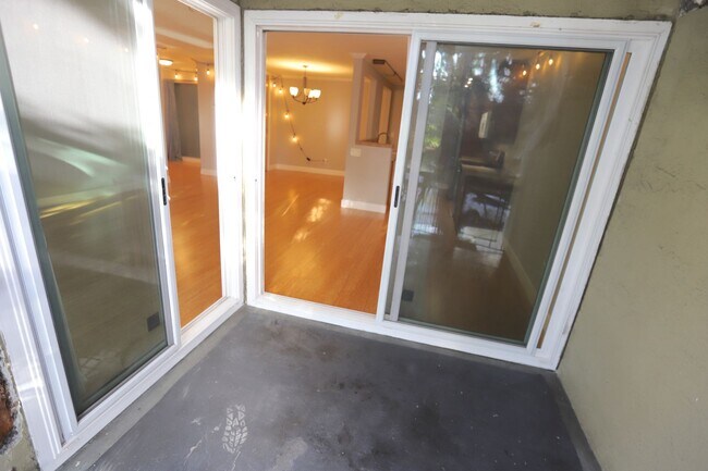 Building Photo - 22 Moss Ave