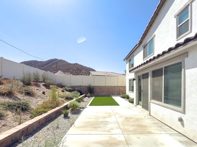 Building Photo - Newer Construction, Exquisite 4 Bedroom + ...