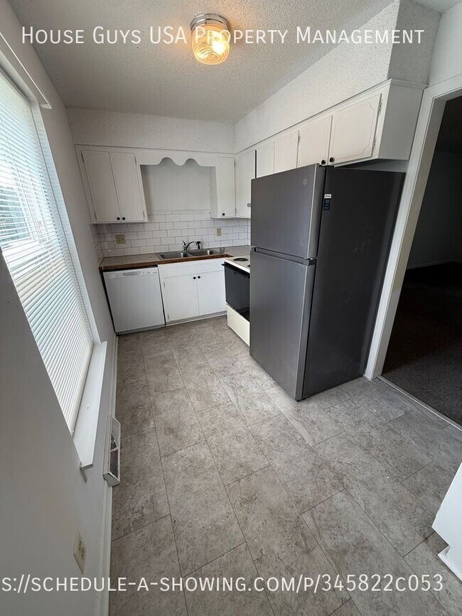 Building Photo - 8608 Countryshire Ln