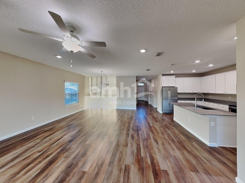 Building Photo - 123 Edge Pk Trl