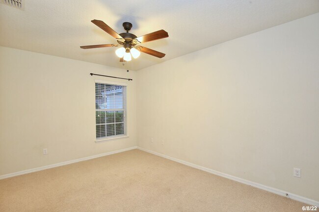 Building Photo - Beautiful 3/2 Corner Duplex with Water Vie...