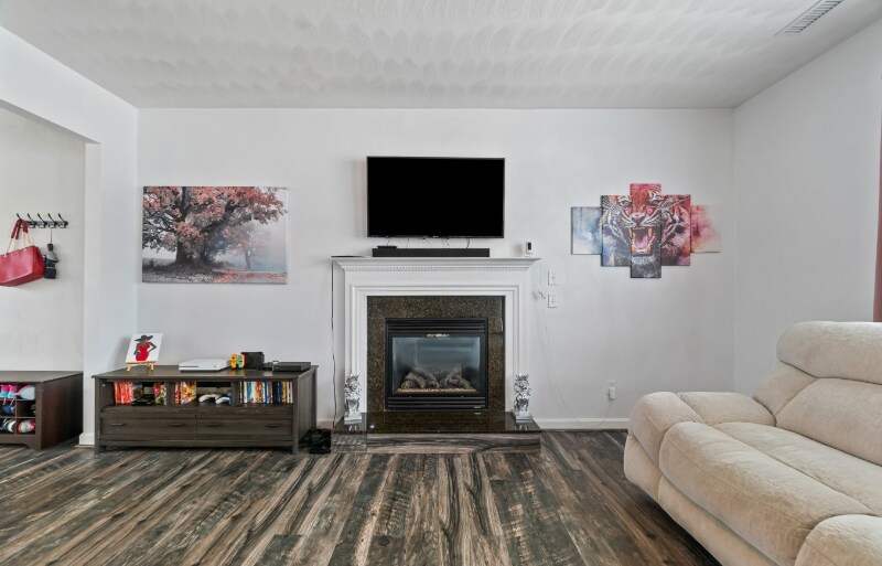 Building Photo - 4212 Periwinkle Ct