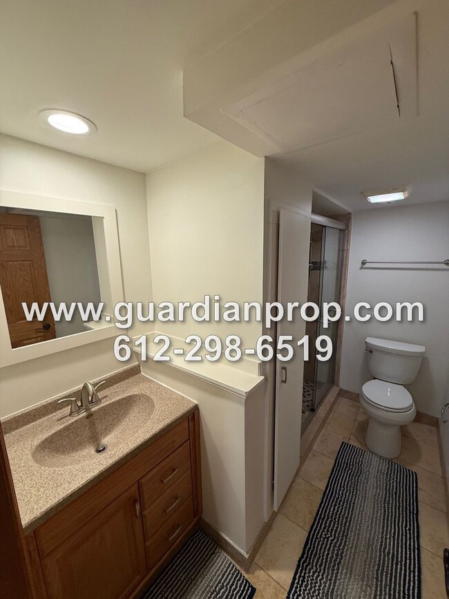 Building Photo - Roseville House in Secluded Midland Hills Available September 1, Updated Kitchen, Large Primary S...