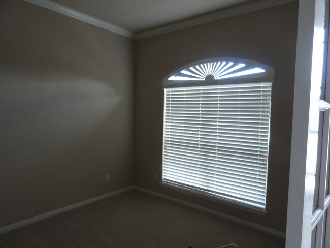 Building Photo - 10024 Lisi Anne Dr