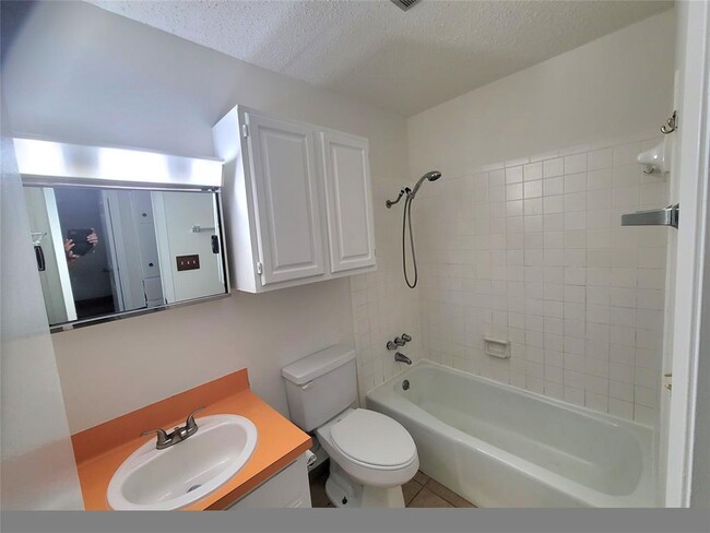Building Photo - 914 Speer Ln