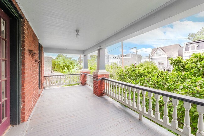 Building Photo - Great Manchester Duplex