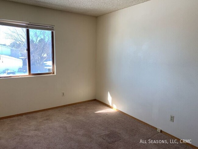 Building Photo - 1337 Soaring Eagle Drive