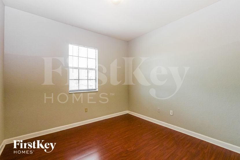 Building Photo - 457 SE 37th Pl