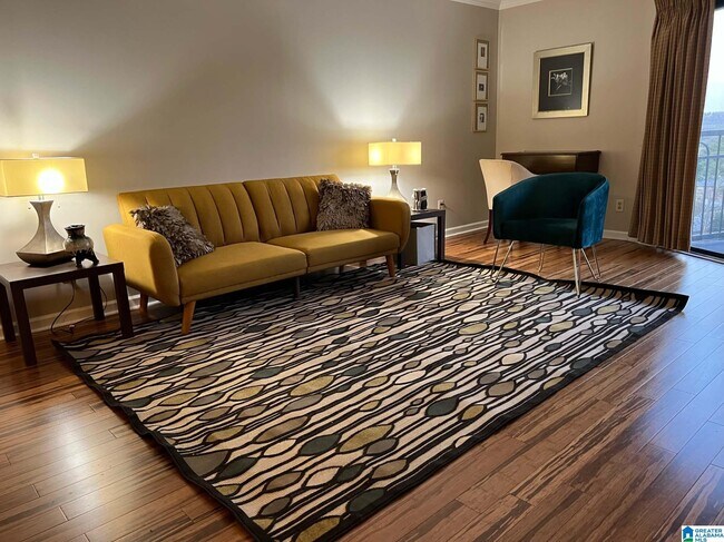 Building Photo - 1120 Beacon Pkwy W