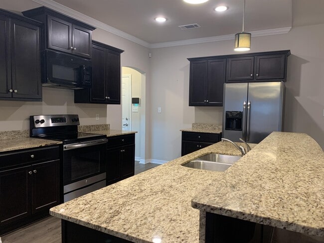 Building Photo - 8591 Prince Ct