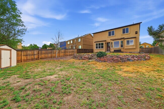 Building Photo - $2,395.95, 4 bed, 3.5 bath located in Colorado Springs with Central AC.