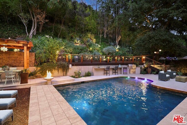 Building Photo - 3600 Mandeville Canyon Rd