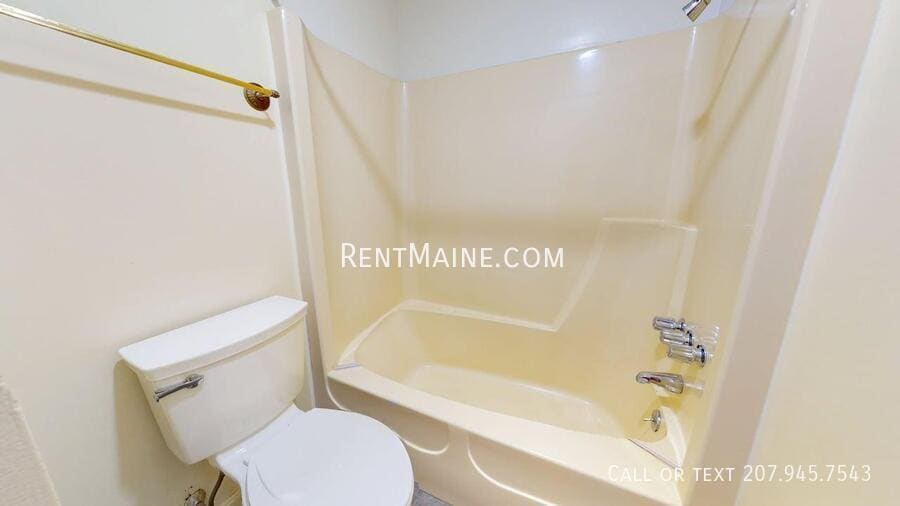 Building Photo - 33 Longrale Park