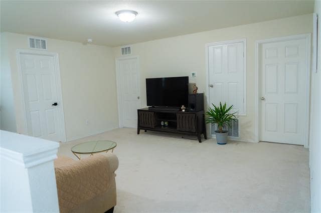 Building Photo - 415 Grenada Lk Dr