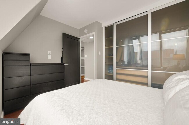 Building Photo - 1245 13th St NW