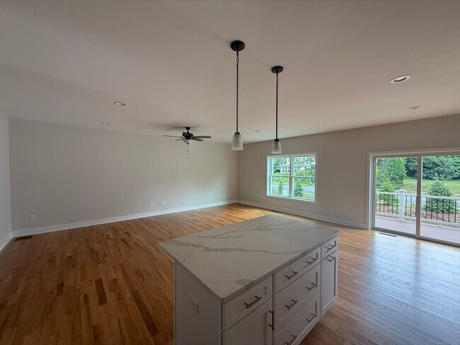 Building Photo - 7 Chatsworth Ct
