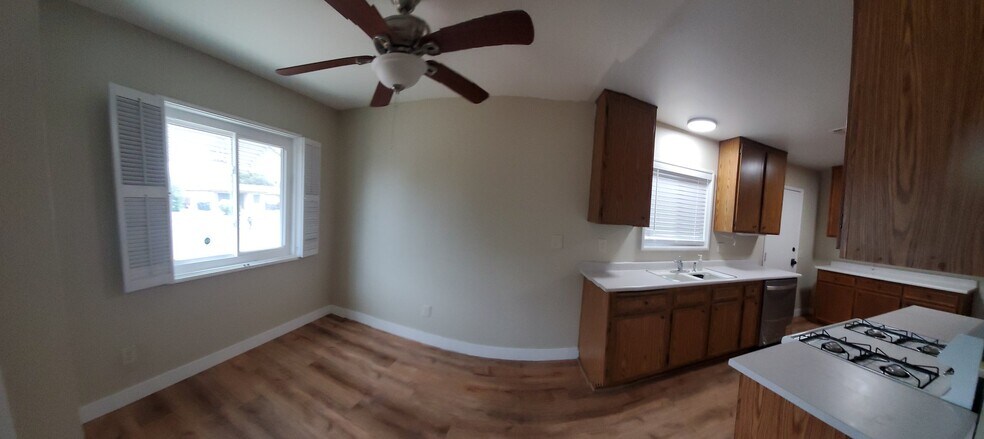 Building Photo - 1862 Pueblo Dr