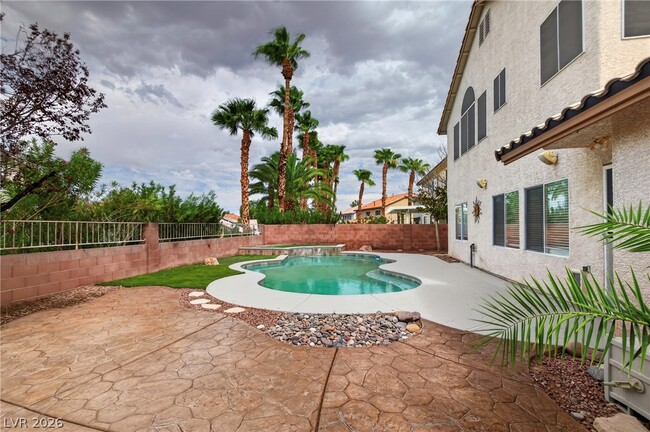 Building Photo - 2572 Corner Stone Cir