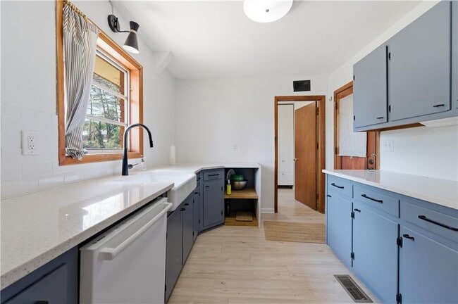 Building Photo - 3457 Springside Dr