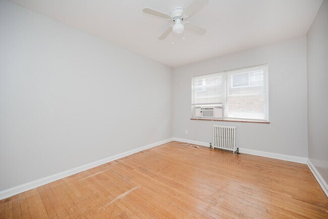 Building Photo - 5828 Ridge Ave