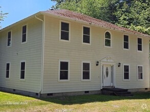 Building Photo - Beautiful Custom built home