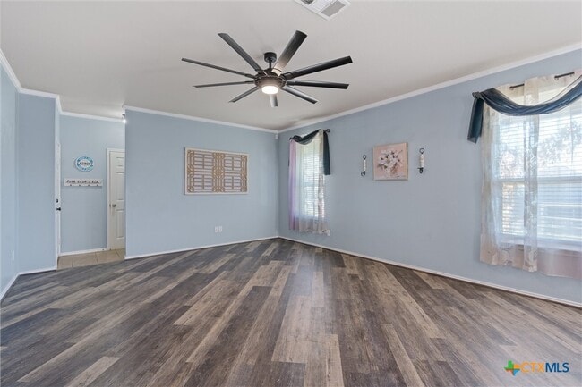 Building Photo - 2108 Scott Dr