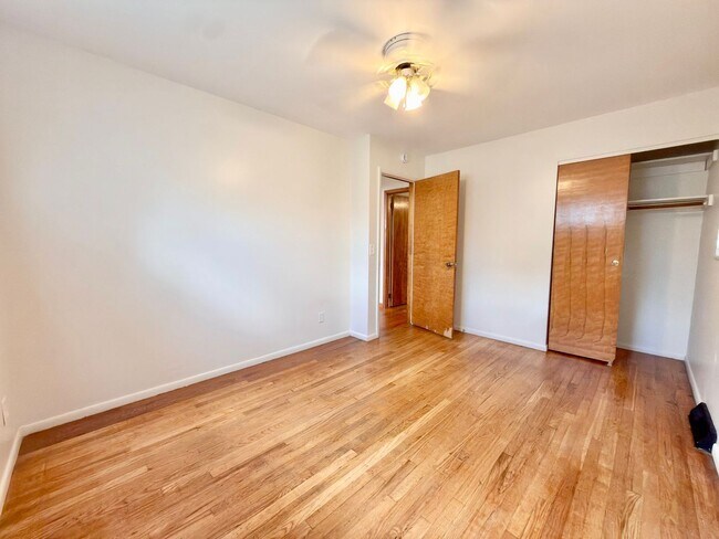 Building Photo - 7860 Sequoia Ct
