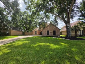 Building Photo - 19507 Oak Station Dr