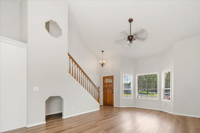Building Photo - Newly Remodeled 3Bed/3Bath Home In Cut-De-...