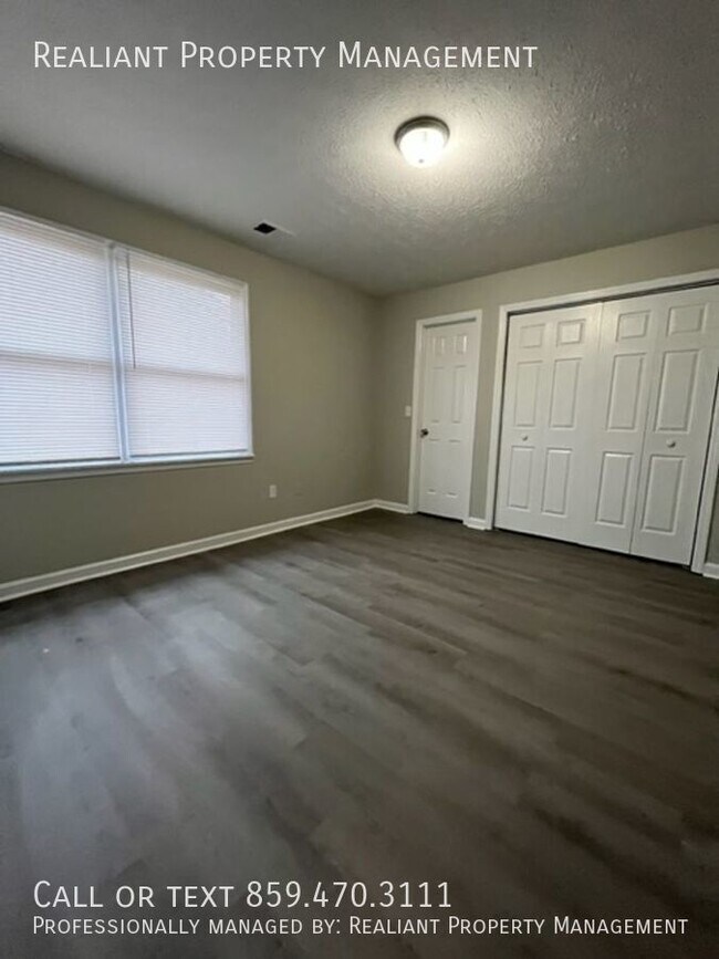Building Photo - 120 Wichita Dr