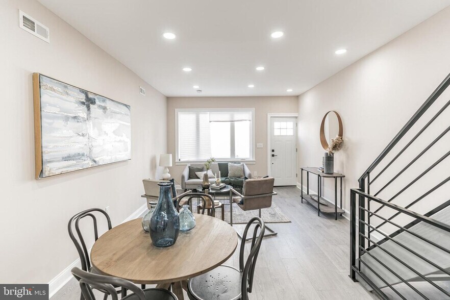 Building Photo - 1828 Hoffman St